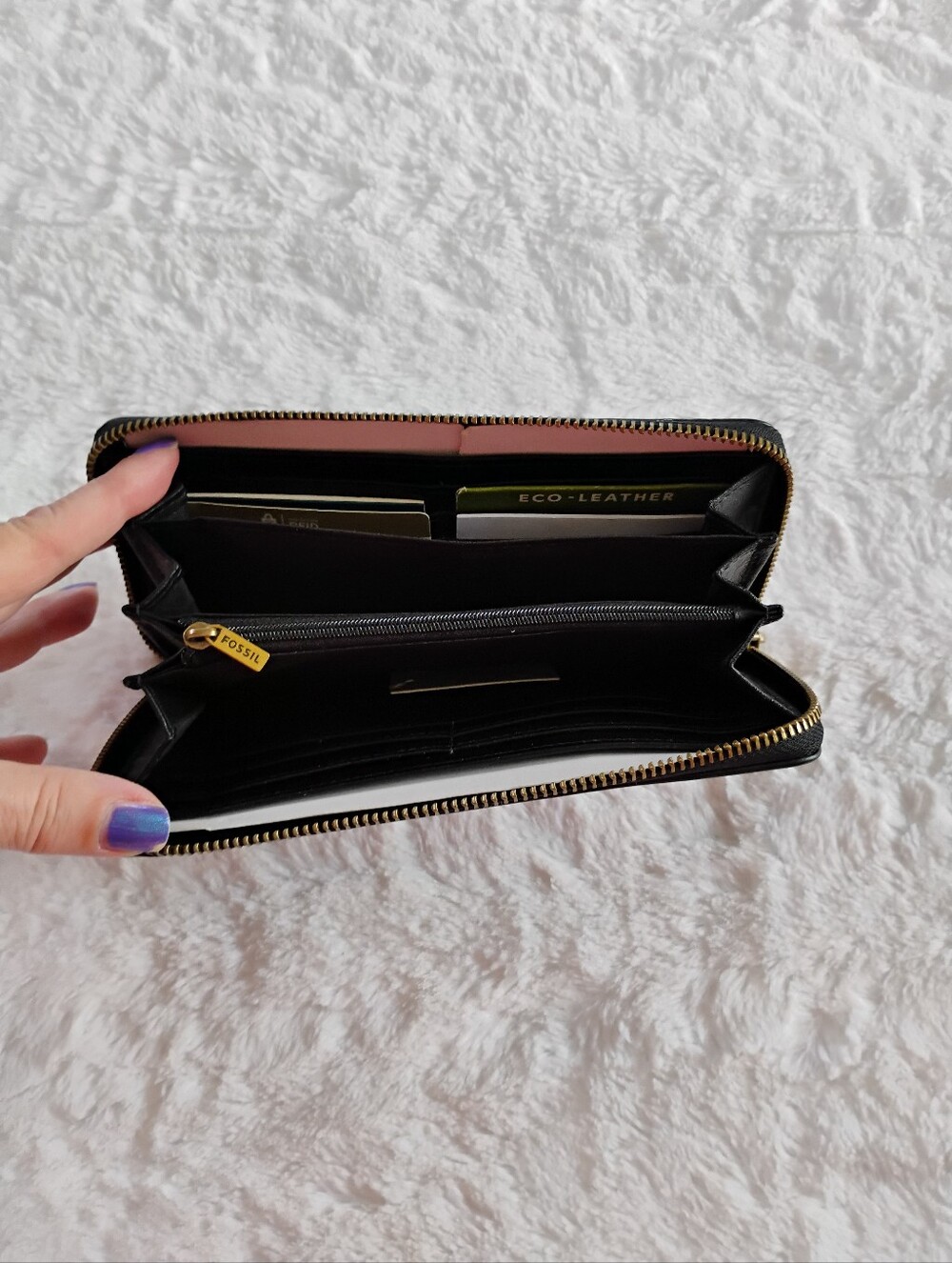 Fossil RFID Logan Zip Around Wallet - Picture 4 of 7
